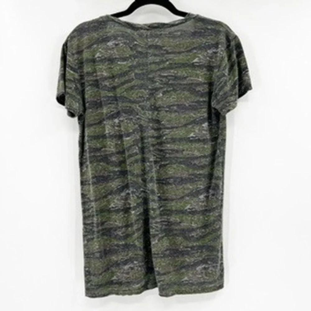 PAM & GELA Women's Camo Print‎ Short Sleeve Pocket T-Shirt Size S - Picture 2 of 5